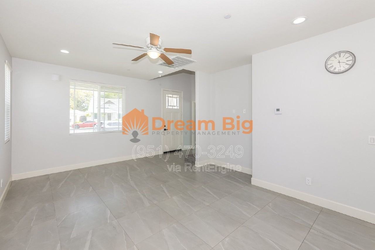 5167 Peony Ct - Photo 7 of 34