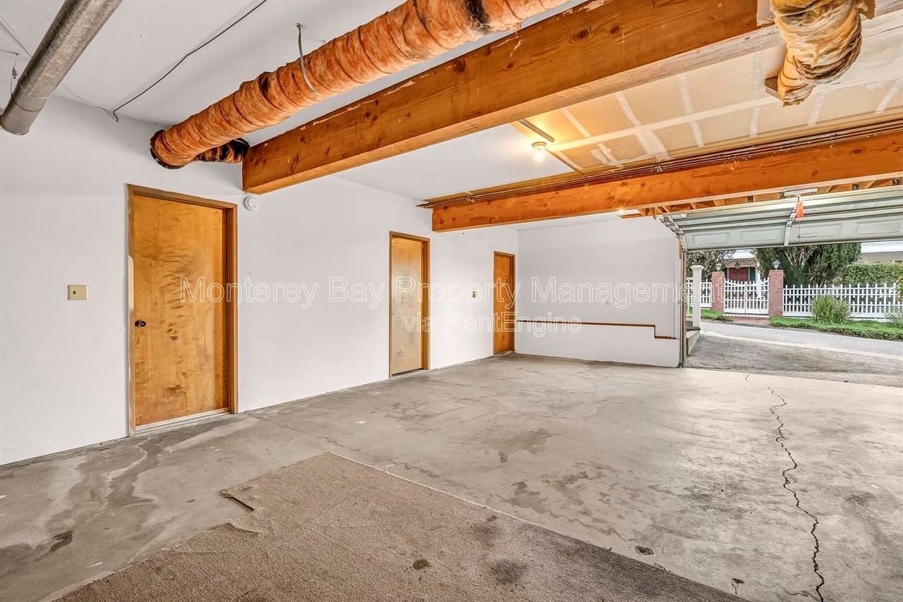 215 2nd St #B - Photo 2 of 28