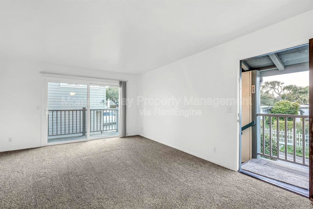 215 2nd St #B - Photo 5 of 28