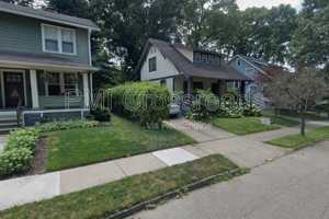 featured image of 211 Orchard Ln