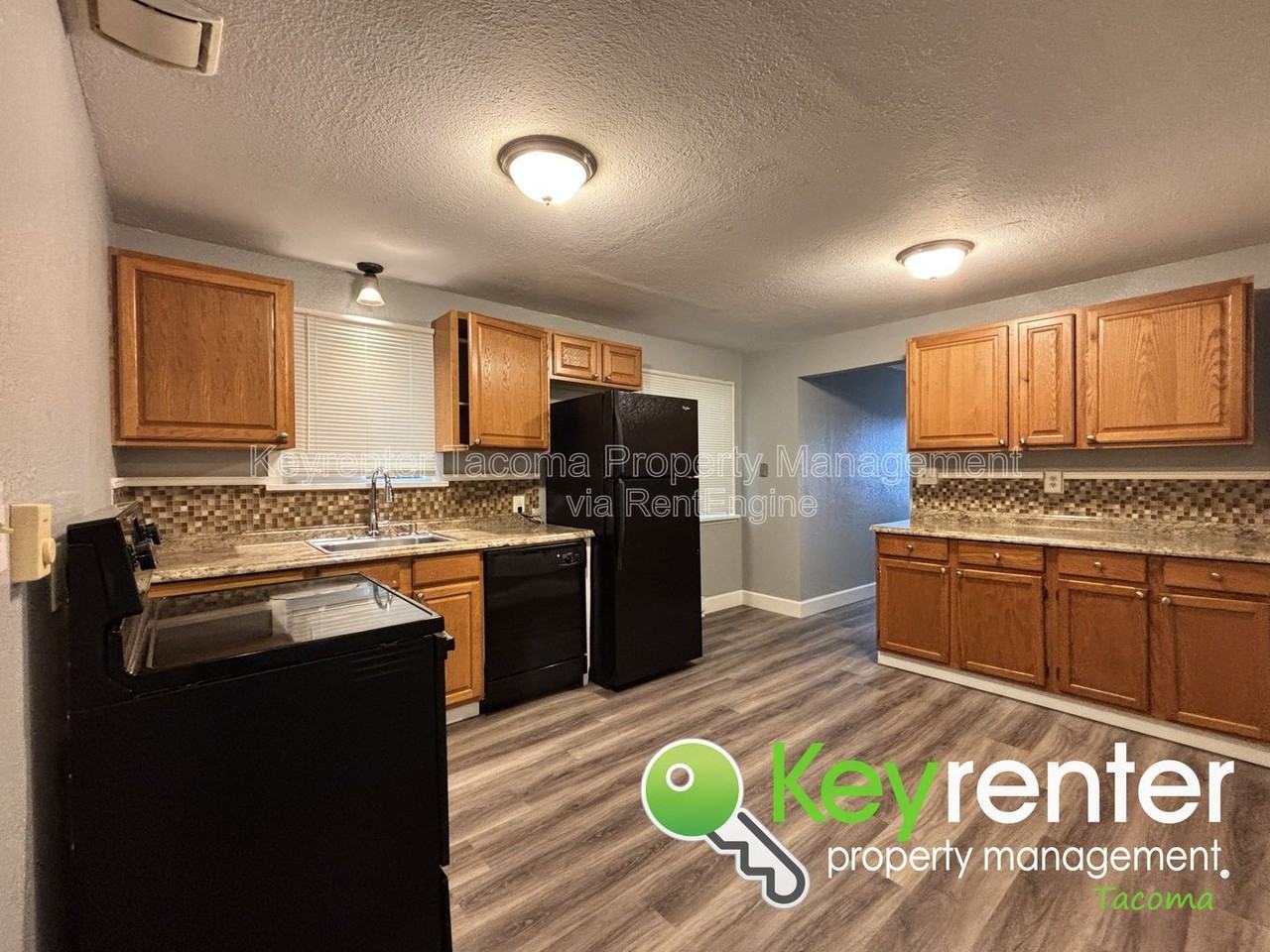 7220 S Warner St - Photo 4 of 20
