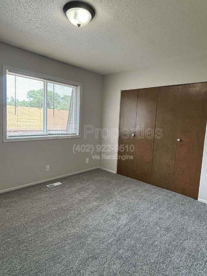 823 N 2nd St #5 - Photo 3 of 8