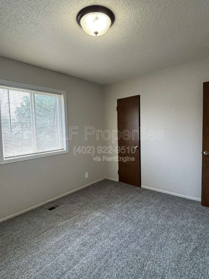 823 N 2nd St #5 - Photo 5 of 8