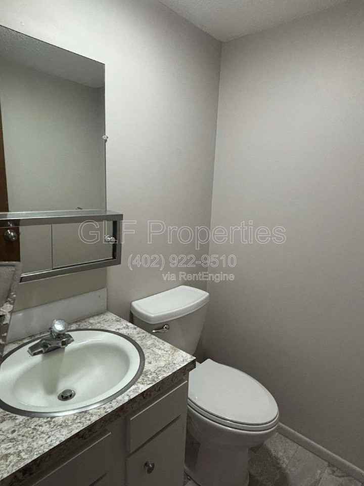 823 N 2nd St #5 - Photo 6 of 8