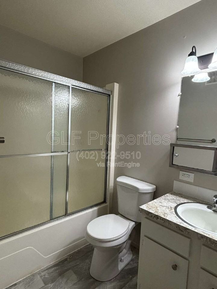 823 N 2nd St #5 - Photo 7 of 8