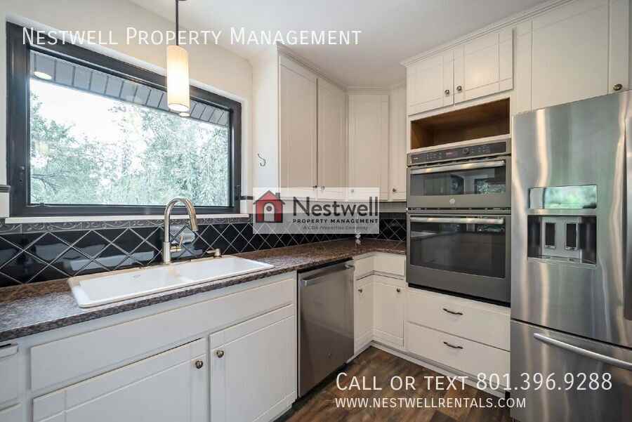 659 Halifax Ct - Photo 3 of 45
