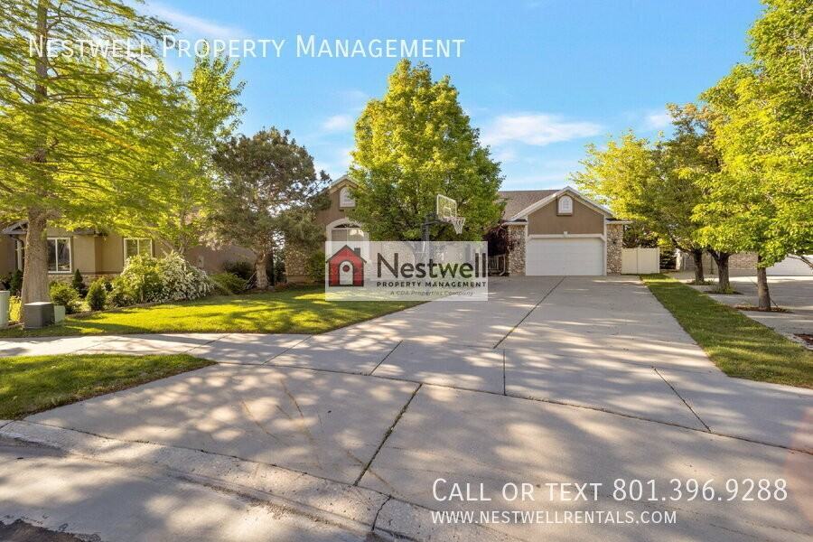 481 E Lana Ct - Photo 2 of 50