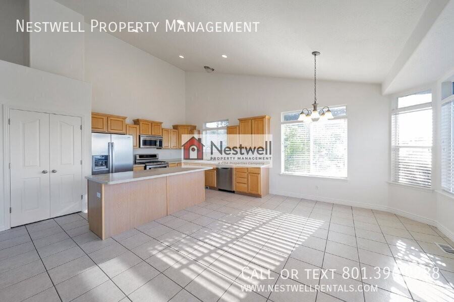 481 E Lana Ct - Photo 6 of 50