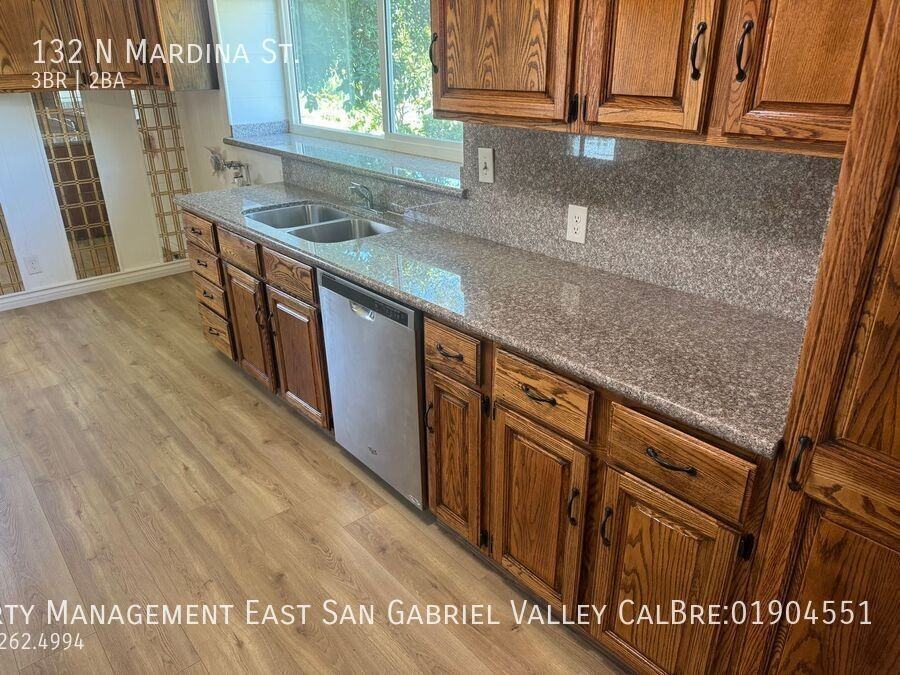 132 N Mardina St - Photo 6 of 23