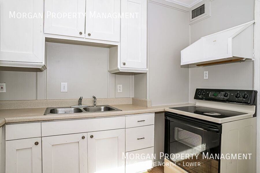 214 8th Ave N - Photo 3 of 20