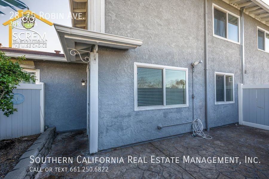 28175 Robin Ave - Photo 3 of 14