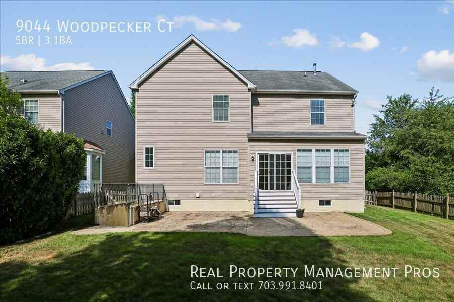 9044 Woodpecker Ct - Photo 2 of 39