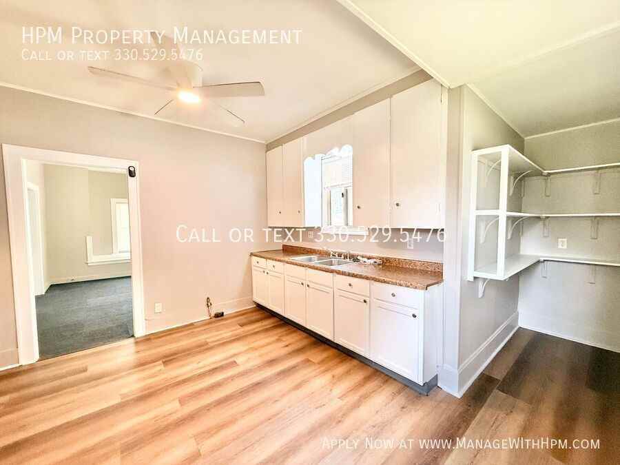 2202 Brownlee Ave Ne - Photo 7 of 23