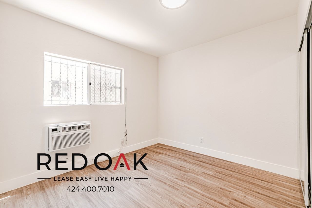 1876 1876 W 24th St #1876 - Photo 3 of 20