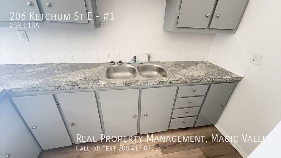 206 Ketchum St E #1 - Photo 3 of 15