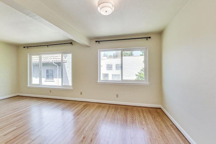 2208 Lakeshore Ave #311 - Photo 2 of 32