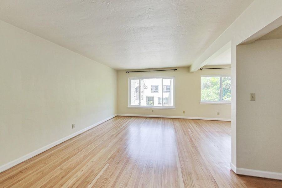 2208 Lakeshore Ave #311 - Photo 4 of 32