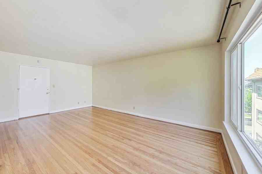 2208 Lakeshore Ave #311 - Photo 6 of 32