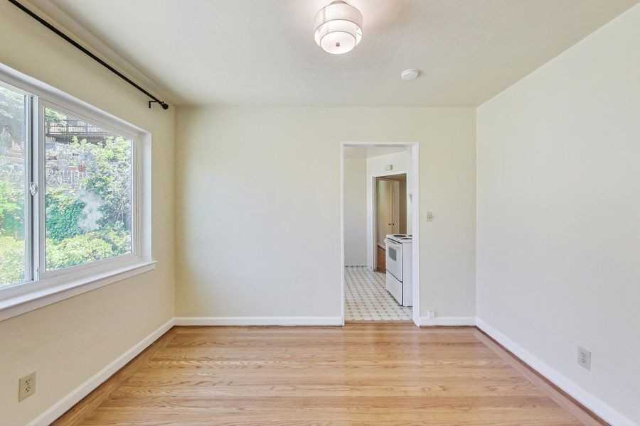 2208 Lakeshore Ave #311 - Photo 7 of 32