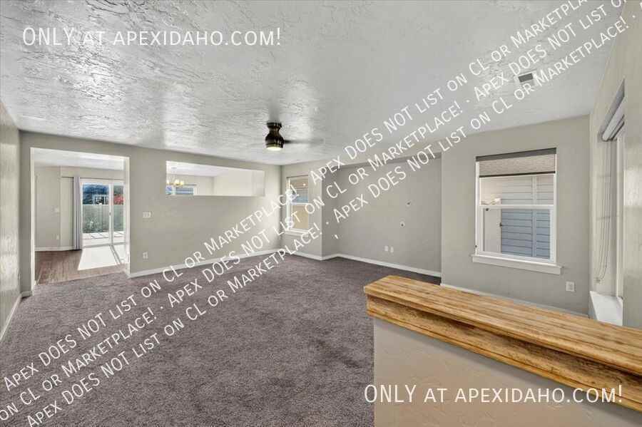 5095 N Maplestone Ave - Photo 5 of 50