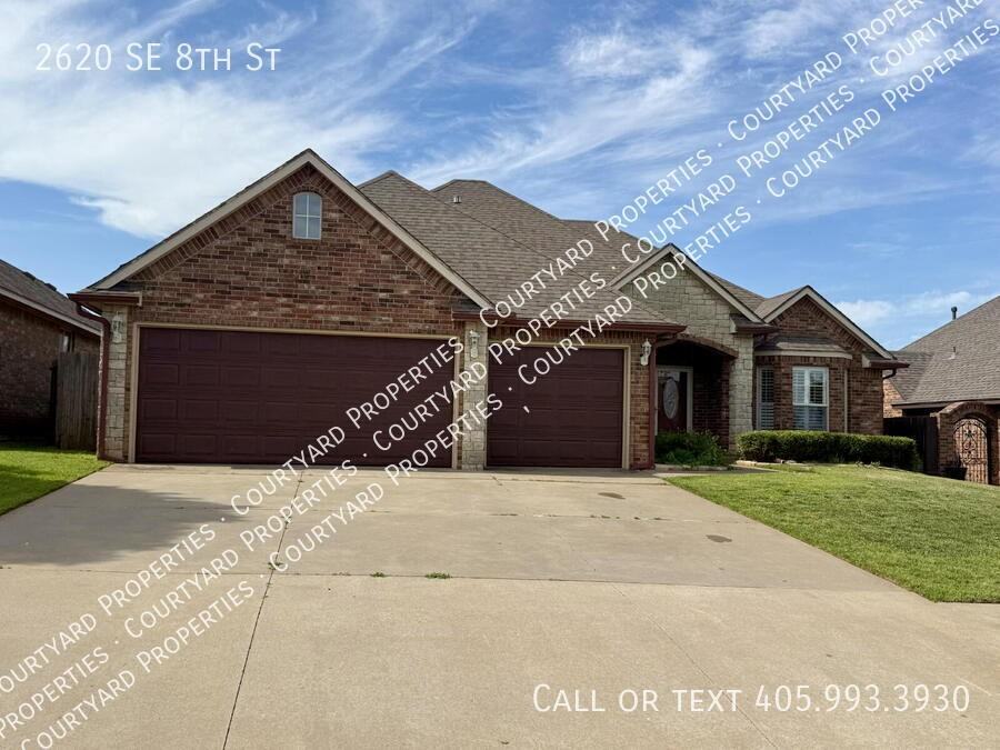 2620 Se 8th St - Photo 2 of 31