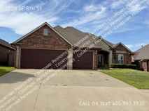 2620 Se 8th St - Photo 1 of 1