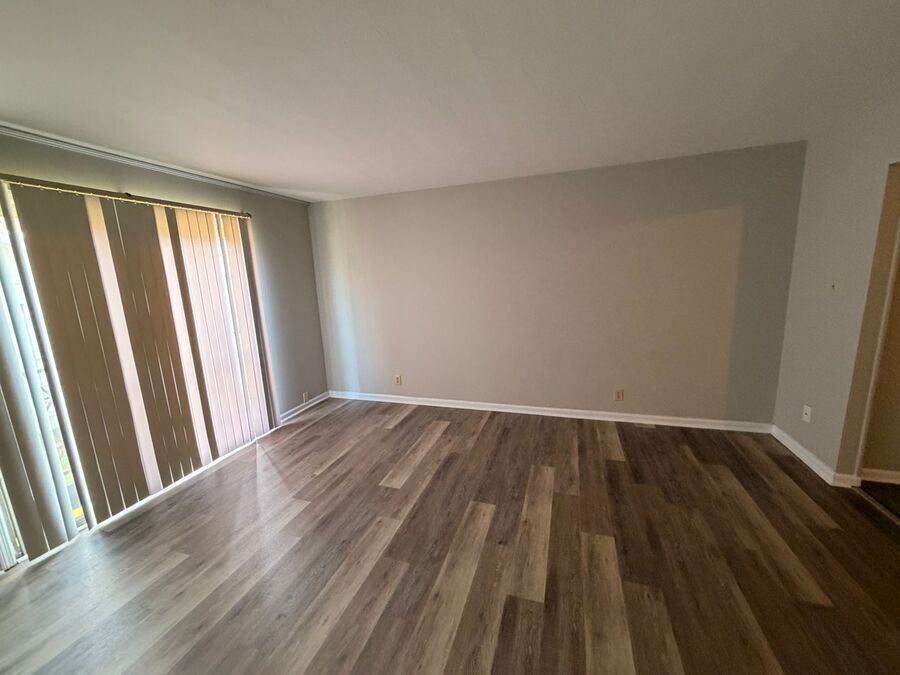 1708 Jennifer Rd #D - Photo 4 of 31