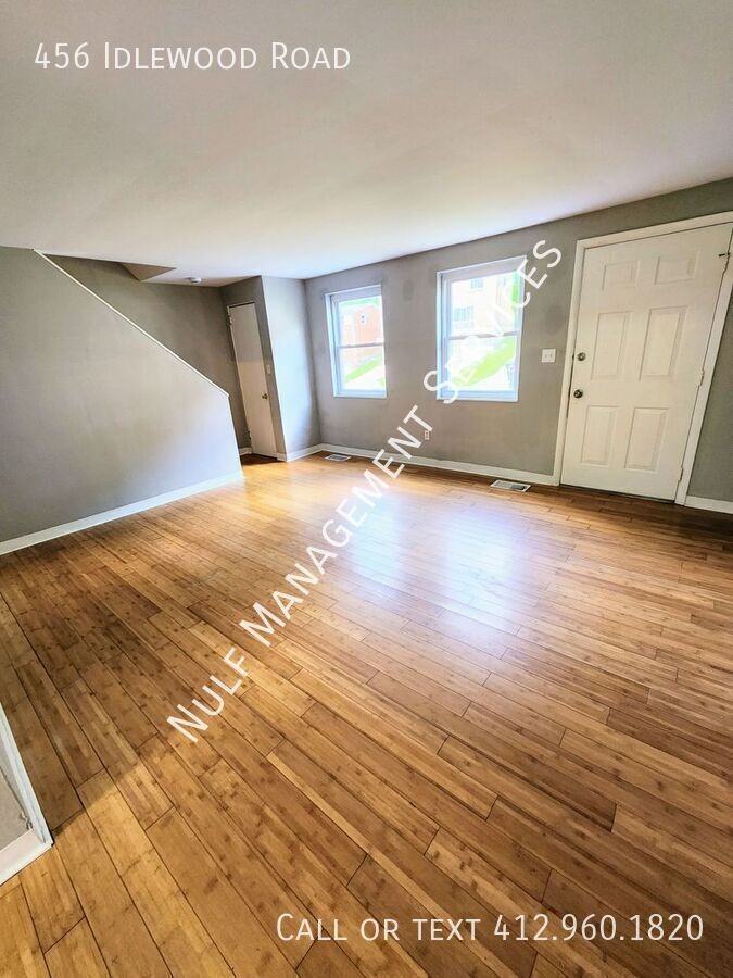 456 Idlewood Rd - Photo 2 of 9