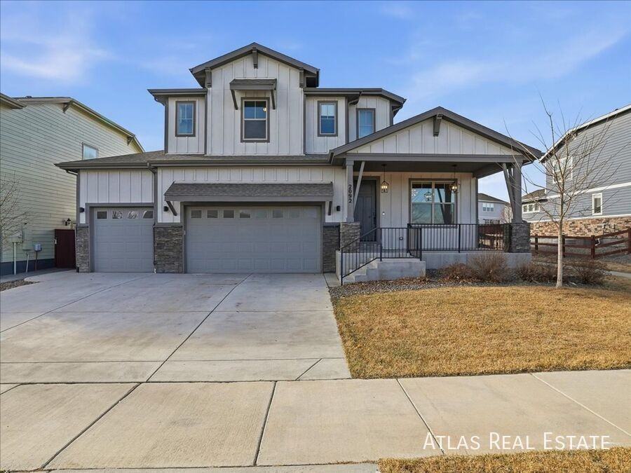 2092 Glean Dr - Photo 3 of 50