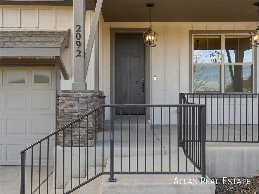 2092 Glean Dr - Photo 4 of 50