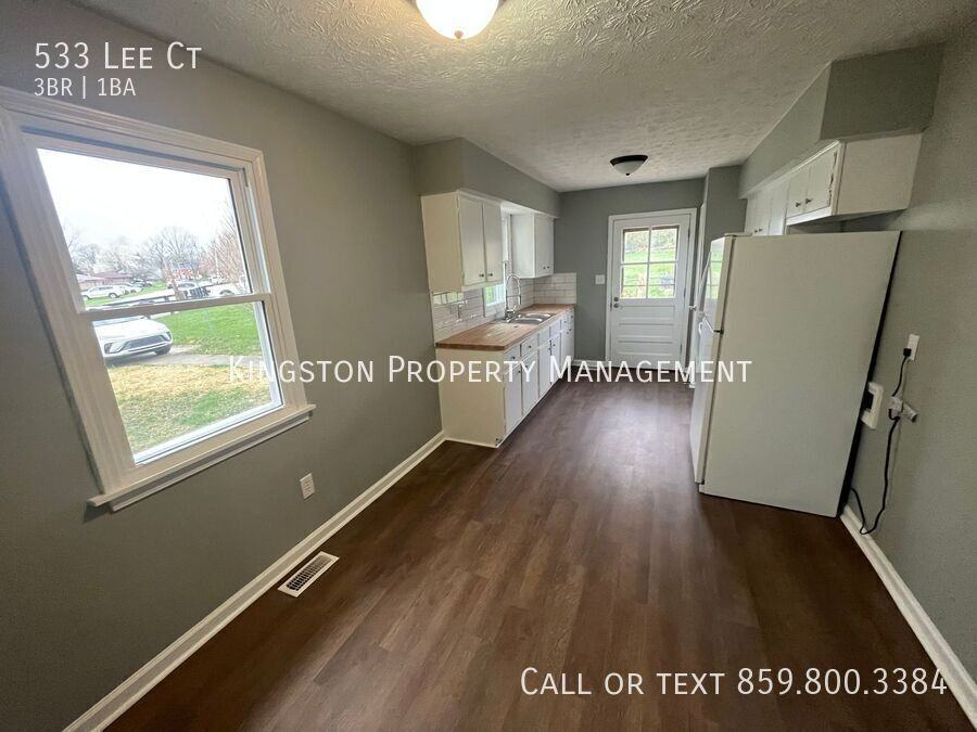 533 Lee Ct - Photo 3 of 10