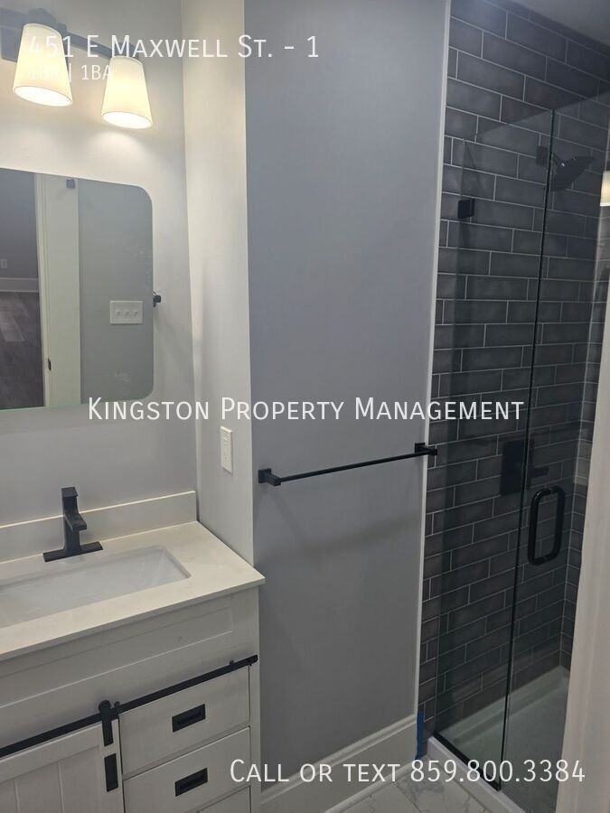 451 E Maxwell St #1 - Photo 4 of 7