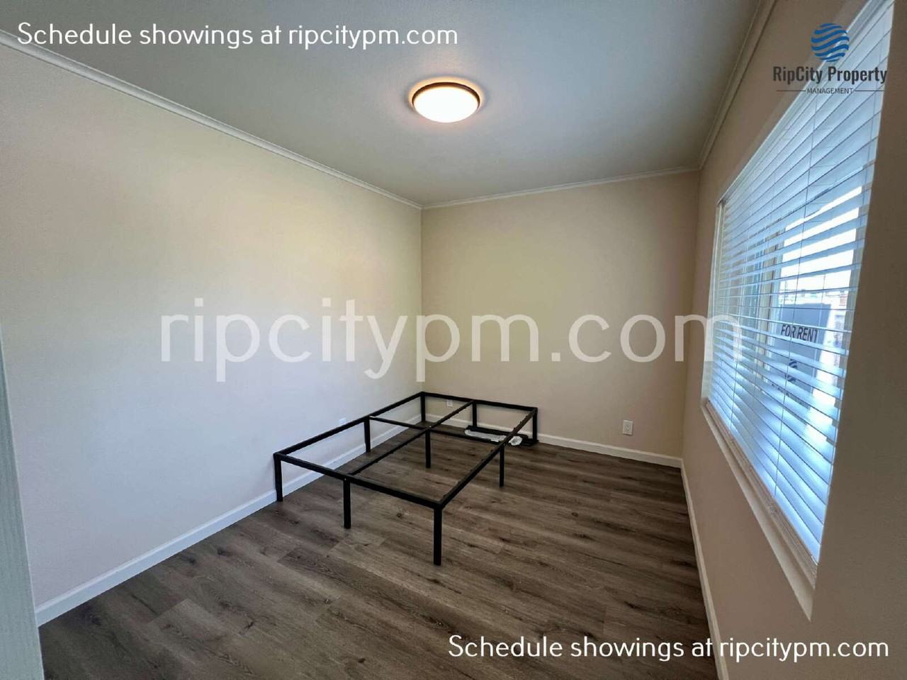 239 Ne Lincoln St #2 - Photo 6 of 9