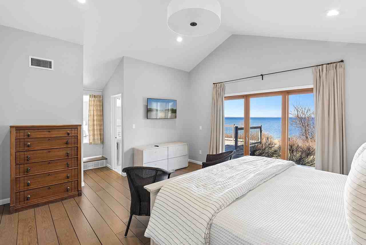 22 Peconic Cres - Photo 7 of 21