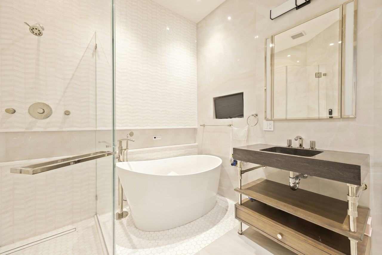9 E 82nd St #2-3 - Photo 4 of 12