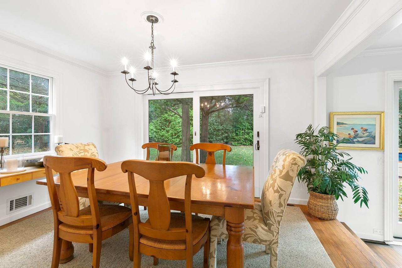669 Hill St - Photo 4 of 11
