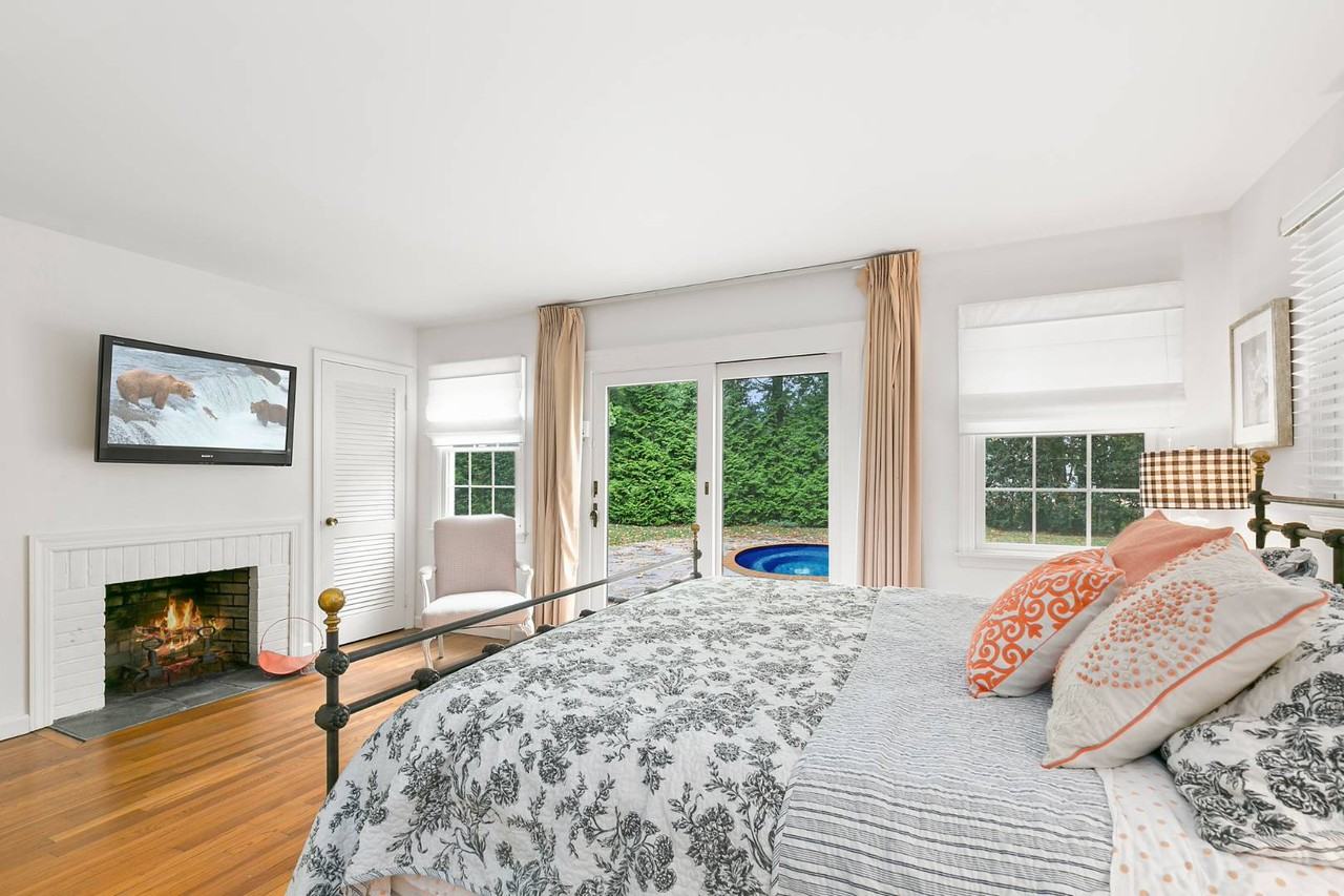 669 Hill St - Photo 6 of 11