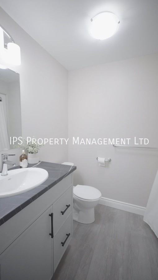 8 Raycroft Dr #B - Photo 4 of 7