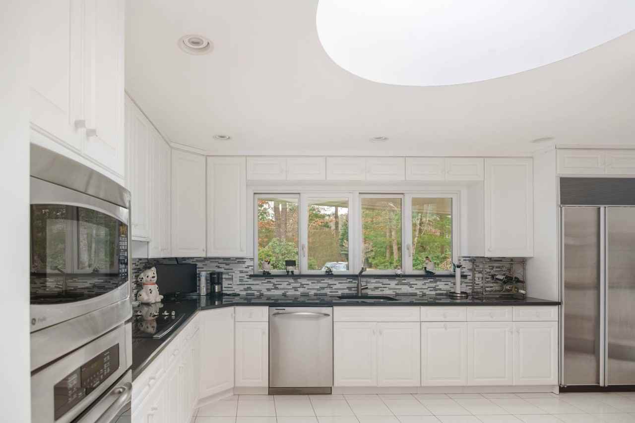14 Indian Pipe Dr - Photo 6 of 20