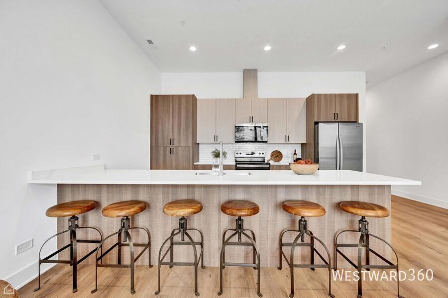 1616 W Hastings St #100 - Photo 4 of 32