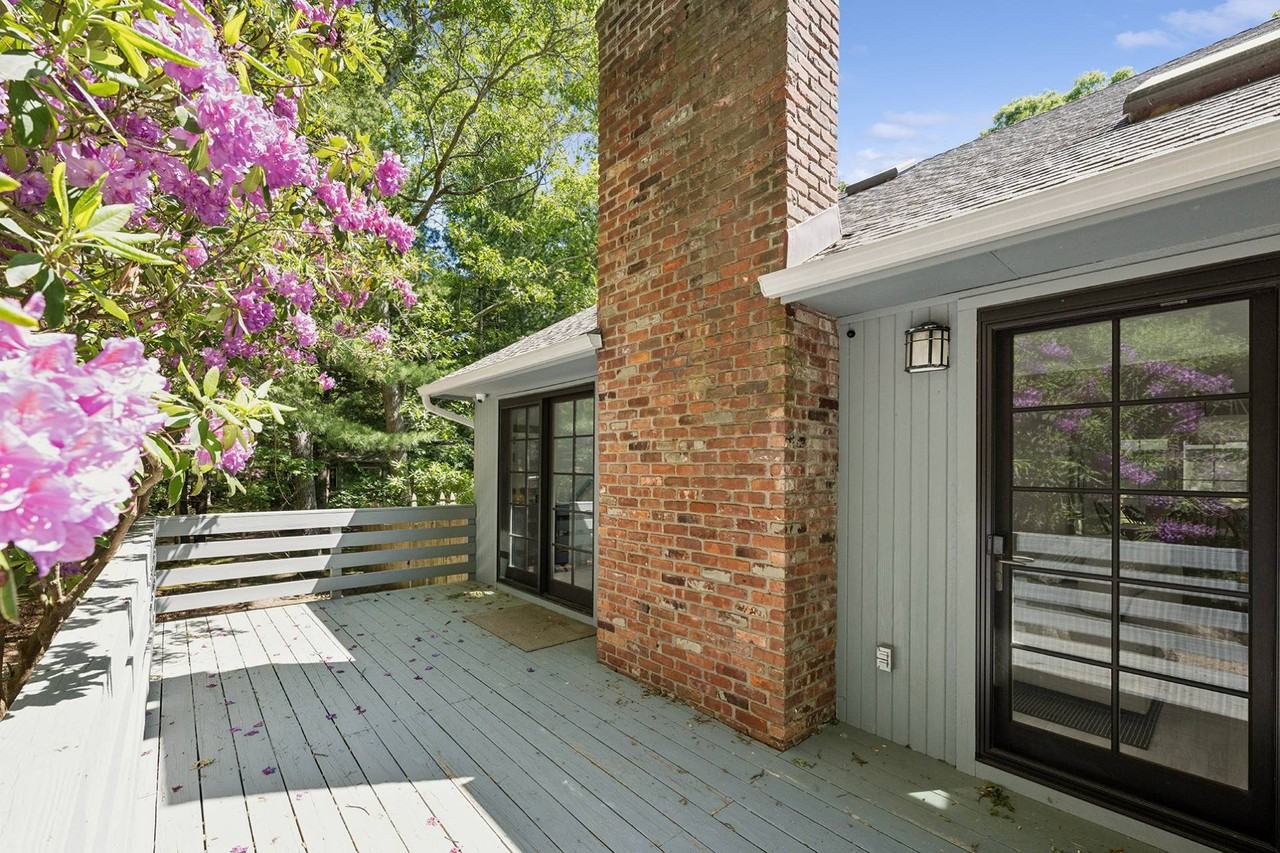 56 Underwood Dr - Photo 3 of 30