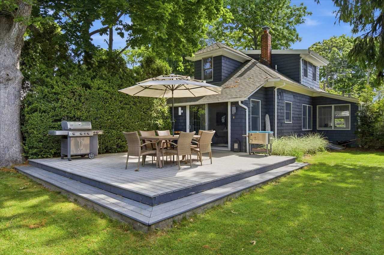 255 Sunset Ave - Photo 2 of 24