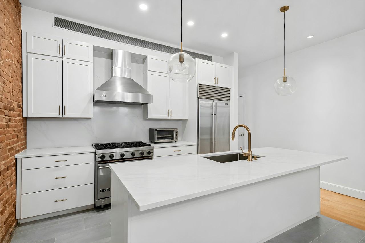 22 Warren St #4 - Photo 4 of 11