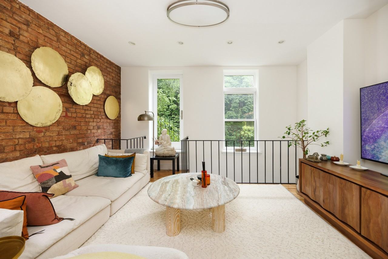 45 Horatio St #2 - Photo 4 of 7
