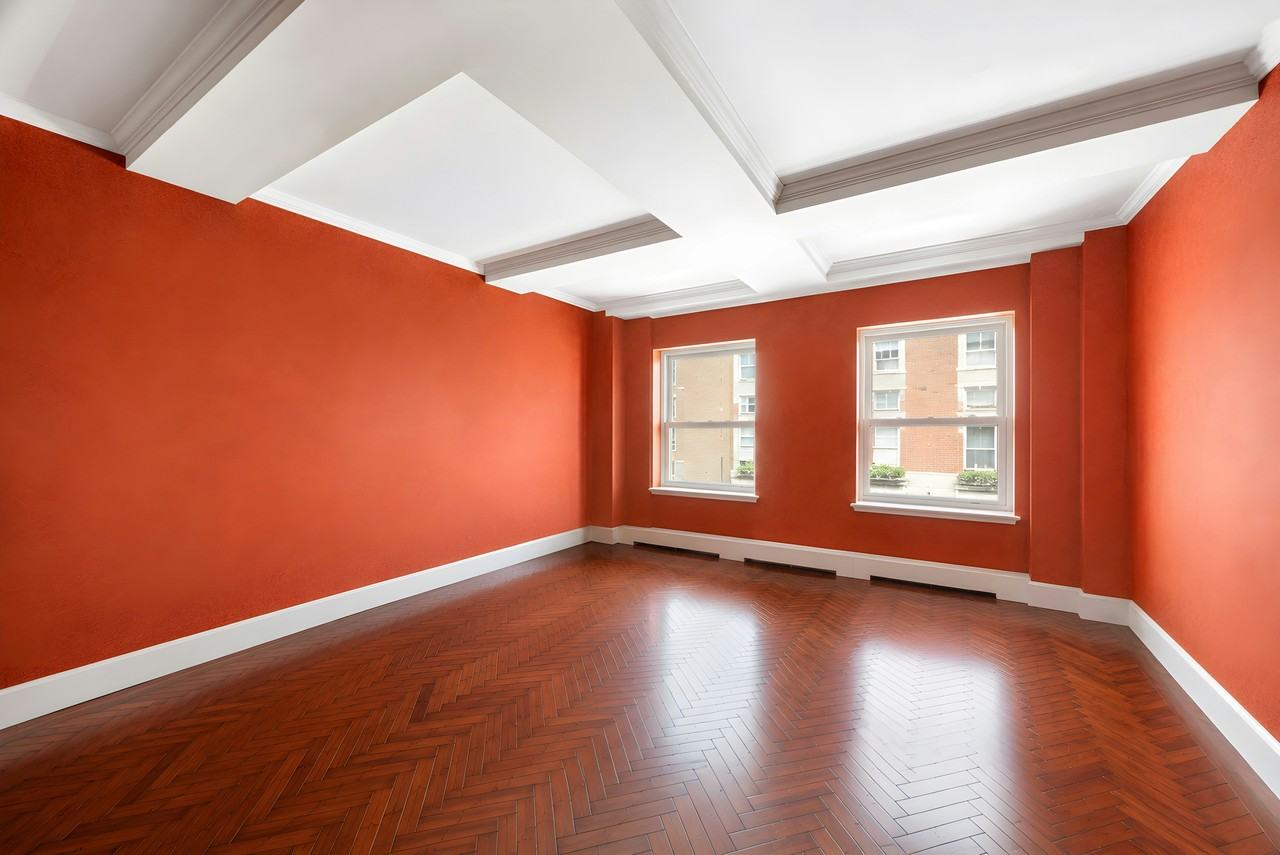 1049 5th Ave #5D - Photo 2 of 6