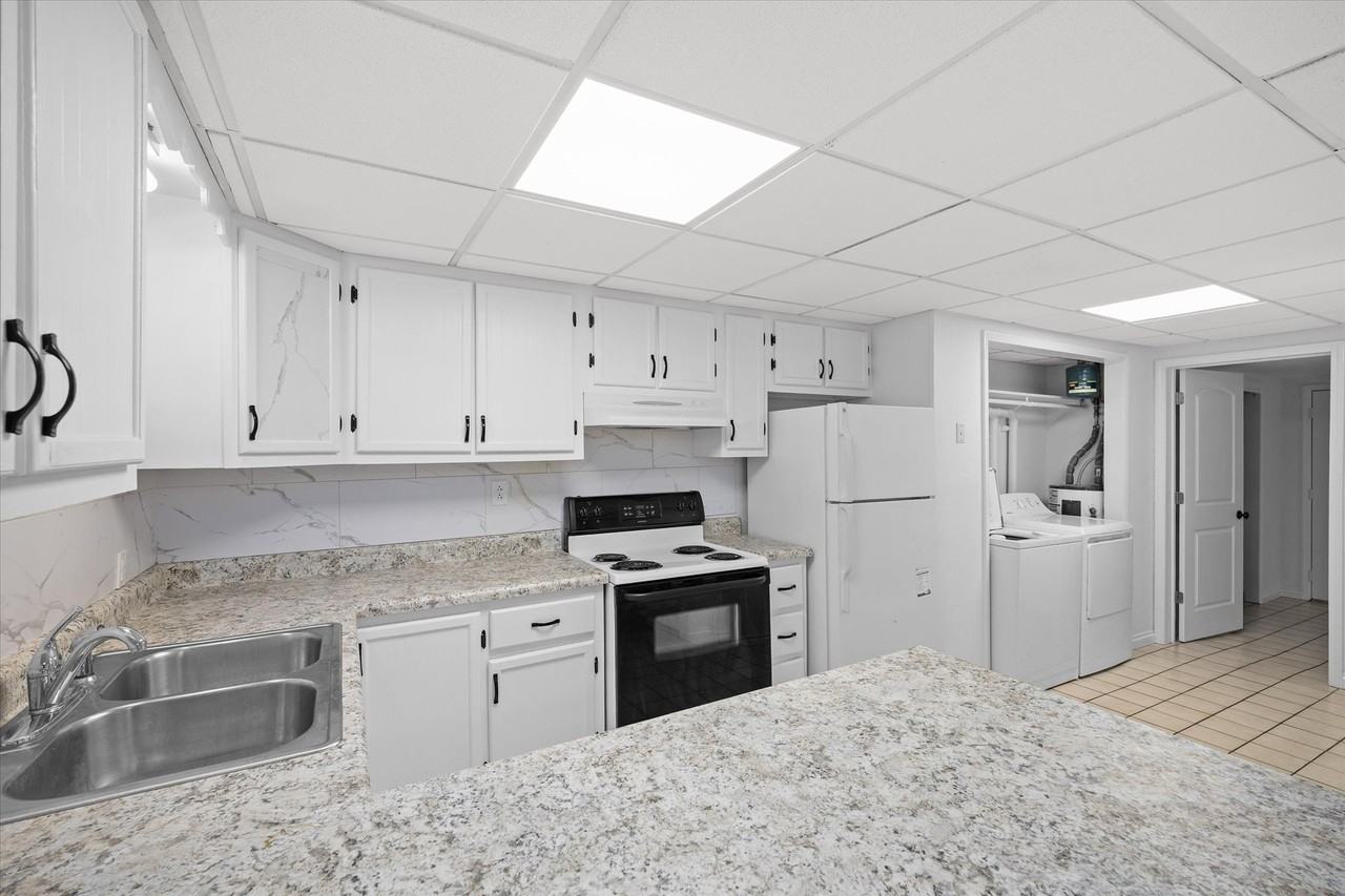 605 Walnut St #F - Photo 3 of 8