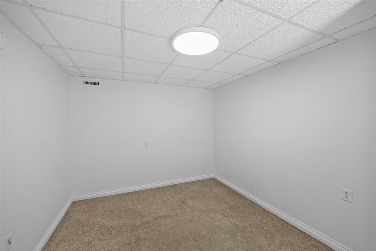 605 Walnut St #F - Photo 5 of 8