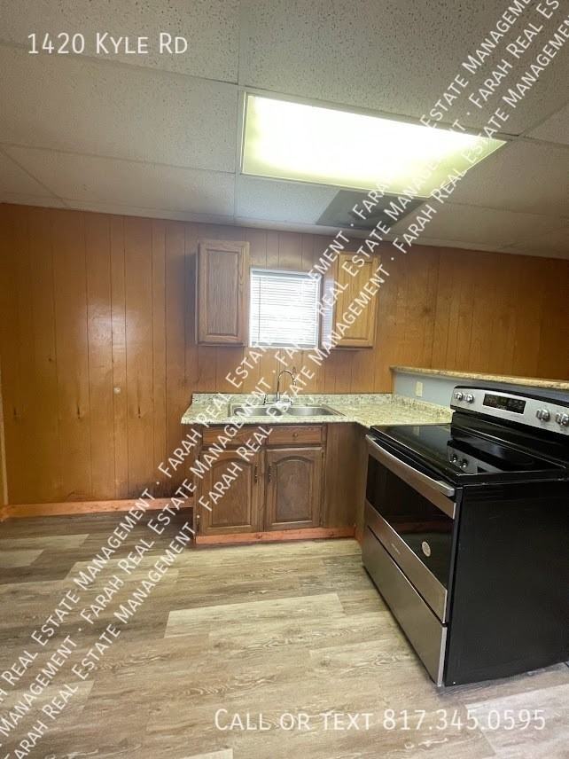 1420 Kyle Rd - Photo 3 of 8