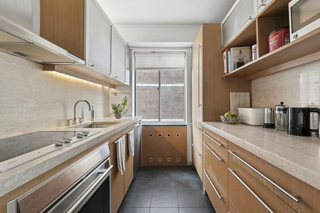 420 E 58th St #23BC - Photo 2 of 6