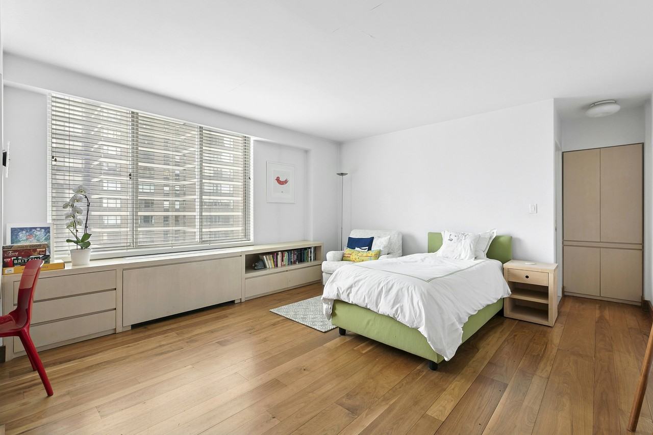 420 E 58th St #23BC - Photo 3 of 6